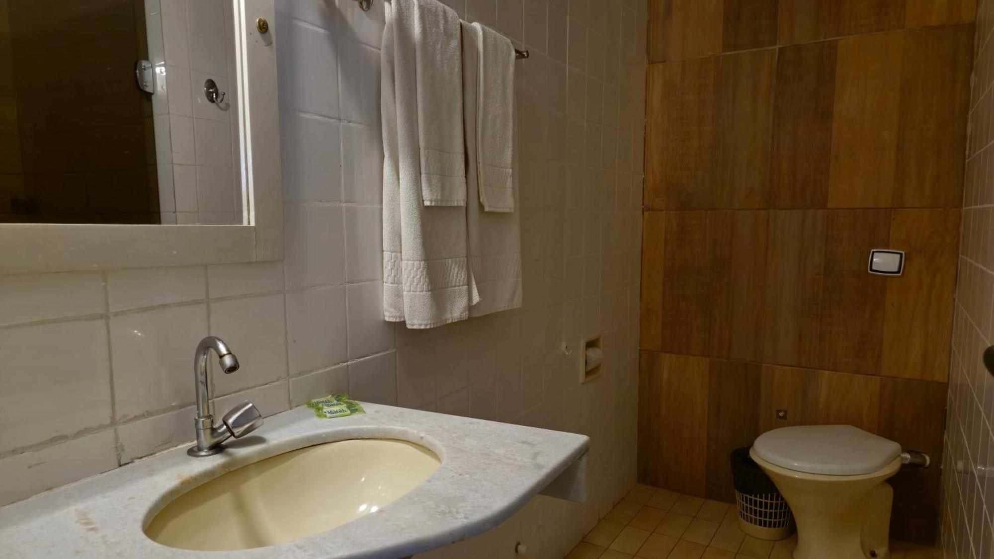 Realminas Hotel E Restaurante โกเวร์นาดอร์ วาลาดาเรส ภายนอก รูปภาพ