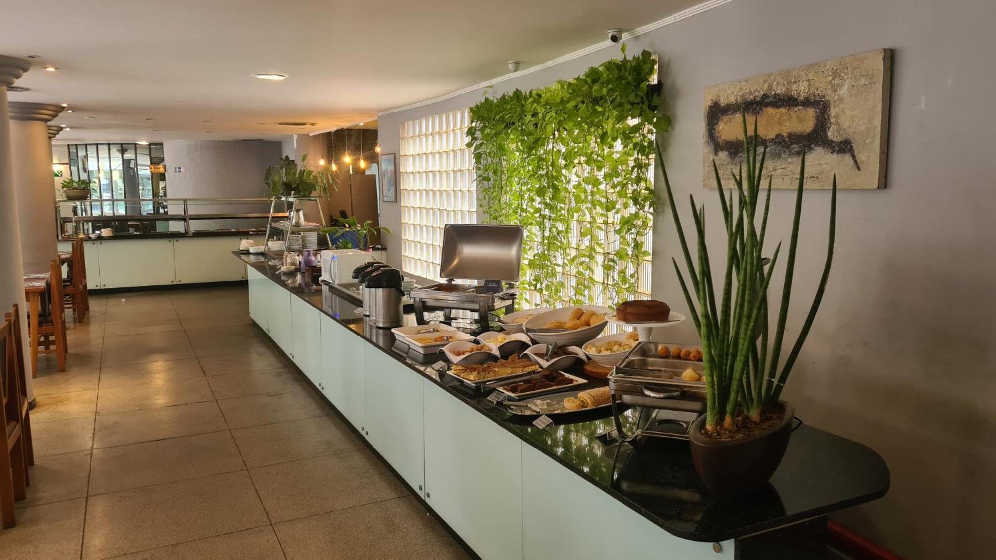 Realminas Hotel E Restaurante โกเวร์นาดอร์ วาลาดาเรส ภายนอก รูปภาพ
