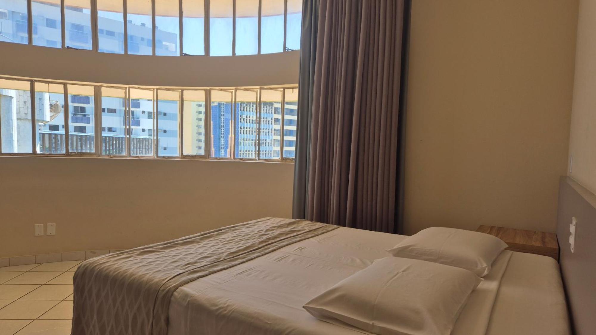 Realminas Hotel E Restaurante โกเวร์นาดอร์ วาลาดาเรส ภายนอก รูปภาพ